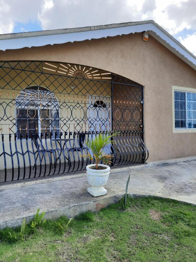 Rick'S Reggae Villa Montego Bay Exterior photo
